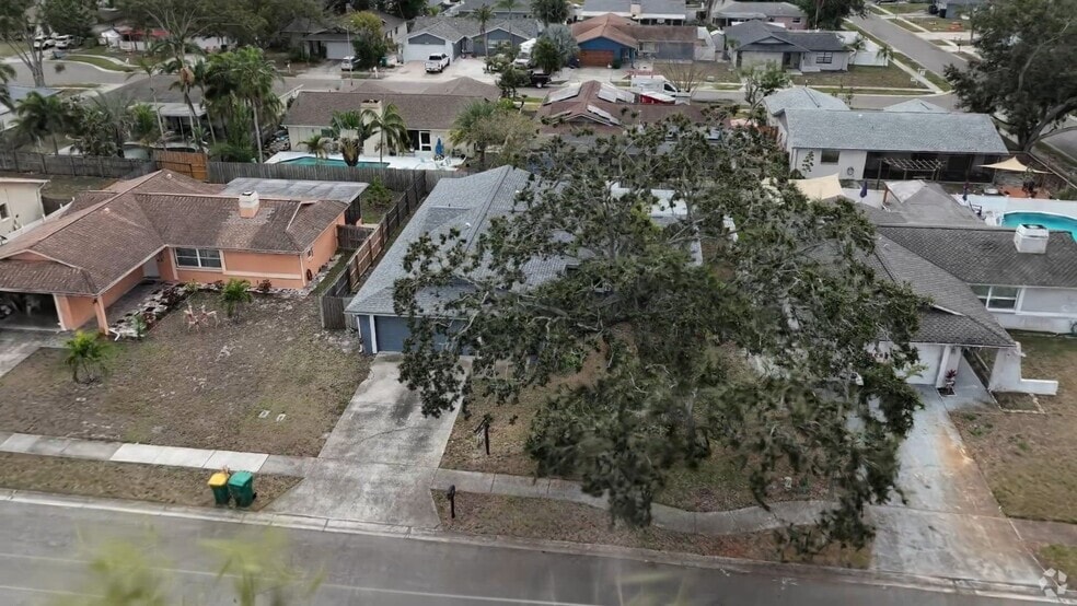 9764 130th Ave, Largo, FL 33773 - photo 2