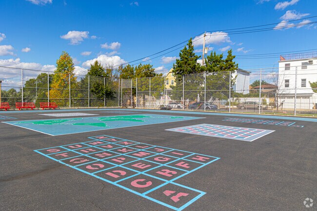 P.S.13 M. L. Lindemeyer P.S. 13 M. L. Lindemeyer has safe and engaging play spaces.