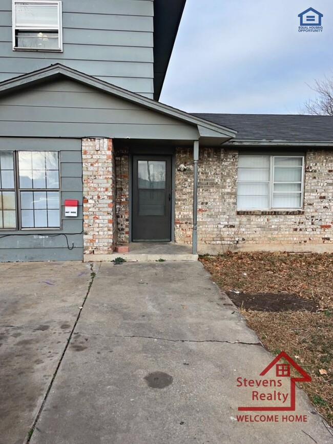 160 SW 69th St, Lawton, OK 73505