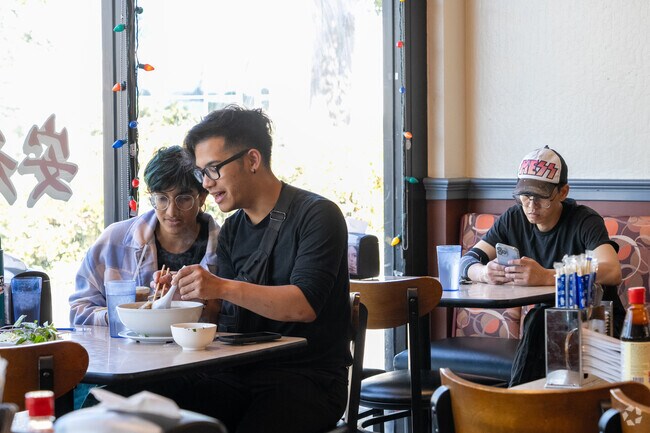 Savor the rich, flavorful pho at Pho An Hoa Noodle House in Floresta Gardens-Bradrick.