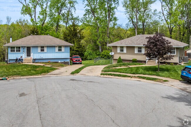 Many homes in the Glendale area feature gardens.