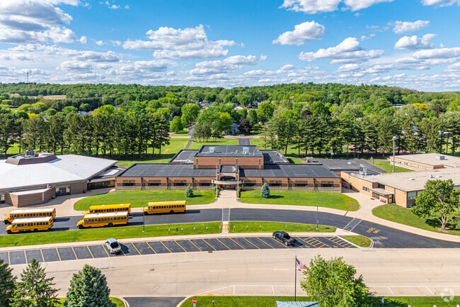 Oregon Elementary School has 776 students in grades PK, K-6.