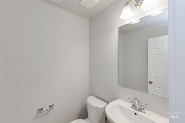 225 Moose St, Horseshoe Bend, ID 83629 - photo 2