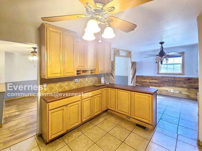 1609 W 26th St, Lawrence, KS 66046 - photo 3