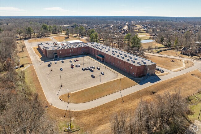 Mt. Pisgah Middle School has a 13% reading proficiency and a 6% math proficiency.