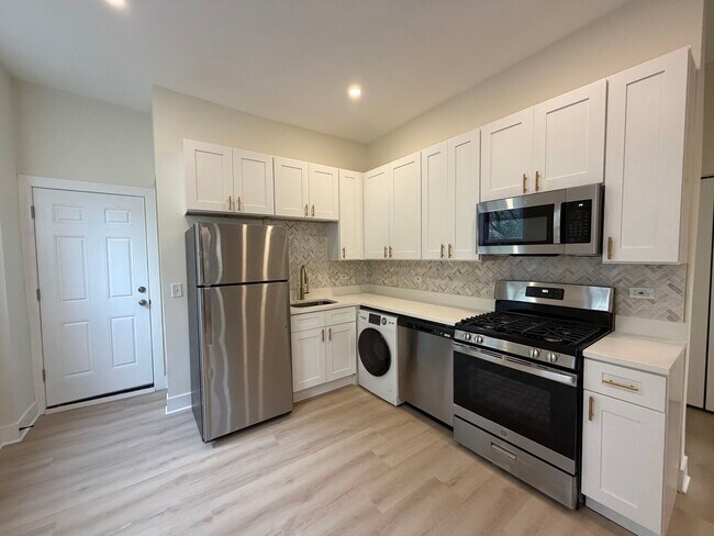 1324 W Ohio St unit 3, Chicago, IL 60642 - photo 2