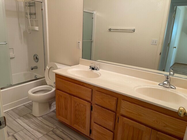 3870 Graham Island Rd, West Sacramento, CA 95691 - photo 5