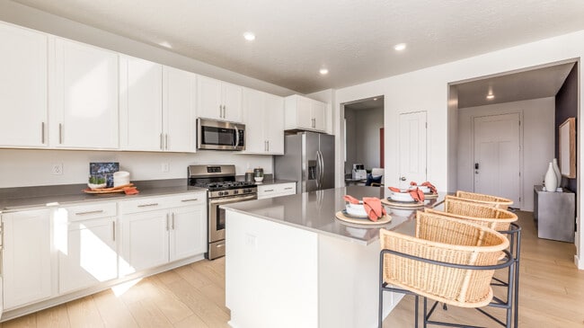 1924 N Golden Ruby Dr unit 38612250, Saratoga Springs, UT 84045 - photo 5