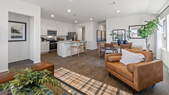 827 Arnold Loop, Uhland, TX 78640 - photo 3