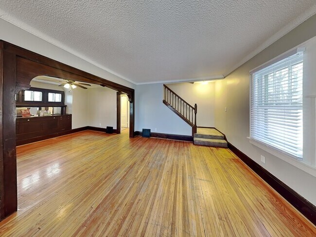 891 Hazelwood St, Saint Paul, MN 55106 - photo 3