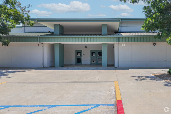 Linden Elementary is where students grow and learn in Linden.