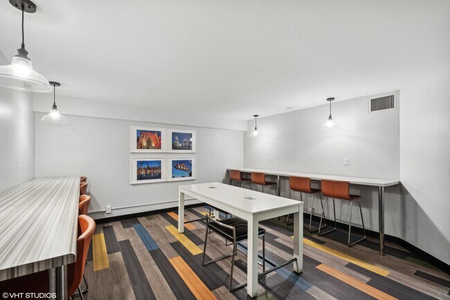 Delmar Loop Apartments, Saint Louis, MO 63112 - photo 2