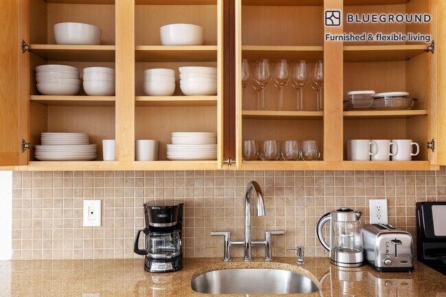 51 E Houston St unit FL4-ID992, New York, NY 10012 - photo 7