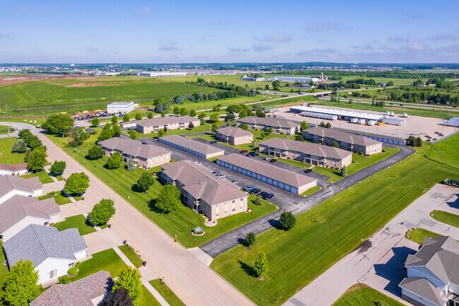 Elm Grove Apartments, Little Chute, WI 54140 - photo 2