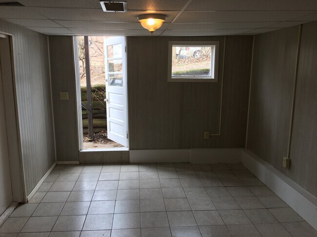 8 Dobbs St unit A, Morgantown, WV 26501 - photo 3
