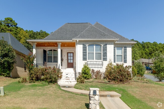 There are many unique home styles in Pinnacle Valley.