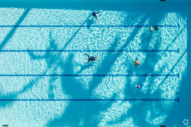 Audobon Country Club features an Olympic-sized swimming pool and group exercise classes.