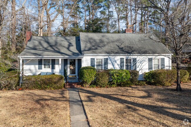 Older Ranch homes make up many of the homes near downtown Jacksonville.