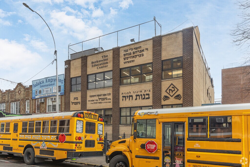 Congregation Bnos Chaya is a Jewish private school located in Brooklyn, NY.