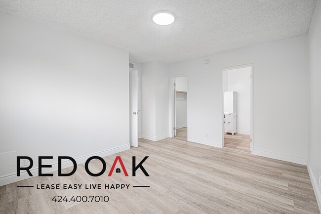 2050 Rodney Dr unit 7, Los Angeles, CA 90027 - photo 3