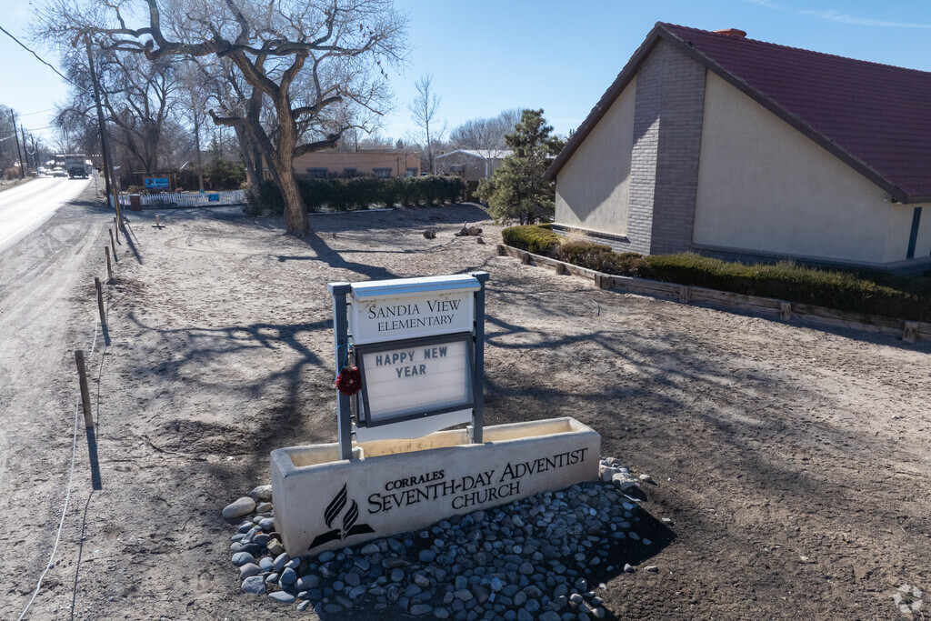 Sandia View Elementary signage.