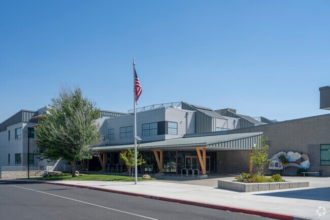 Ashland Middle School is a wonderful school for new students in the Ashland neighborhood.