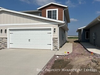 3402 Heather Ave, Sioux Falls, SD 57106