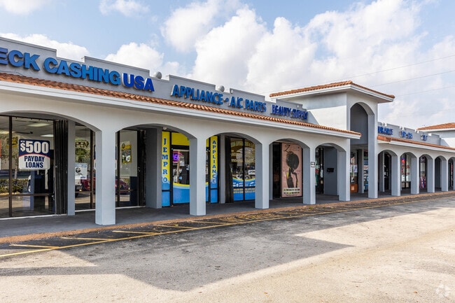 Small shopping center in Beverly Park.