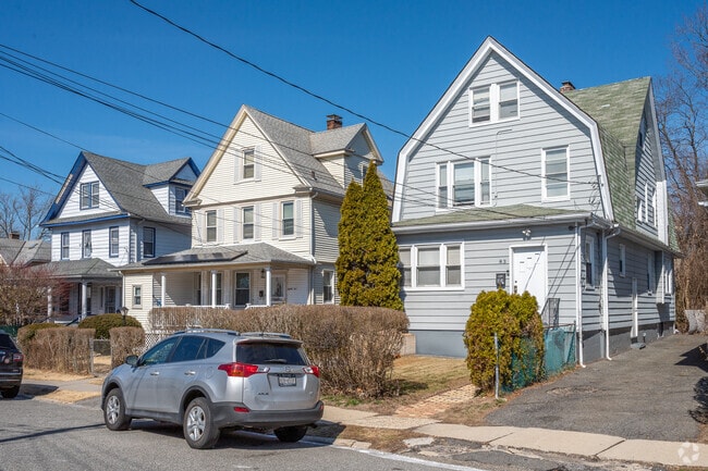 Prices for single-family homes range from $630,000 to $820,000 in Chauncey Estates.