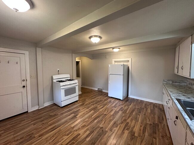 629 Park Ave unit Lower, Wausau, WI 54403 - photo 7