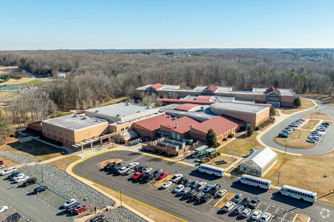 Weddington High School, Rankings & Reviews - Homes.com