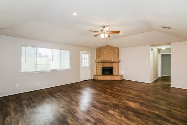 1014 Mayweather Ln, Richmond, TX 77406 - photo 4