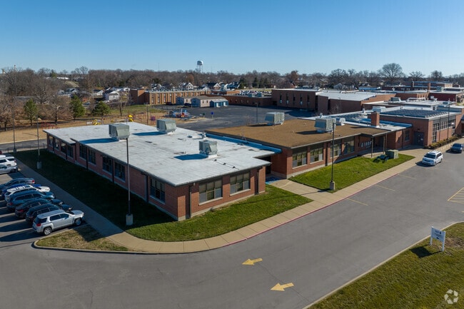 Heritage Primary School wraps around the interior courtyard.