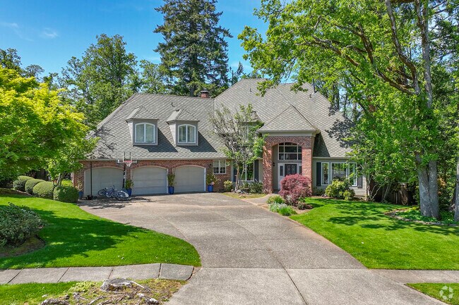 Many homes in Hidden springs feature mutliple car garages.
