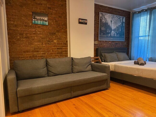 329 E 94th St unit ID1032023P, New York, NY 10128 - photo 2