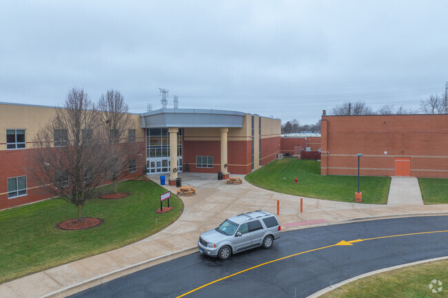 Courses in Reading, Writing, and Literature are available at Richland Elementary School.