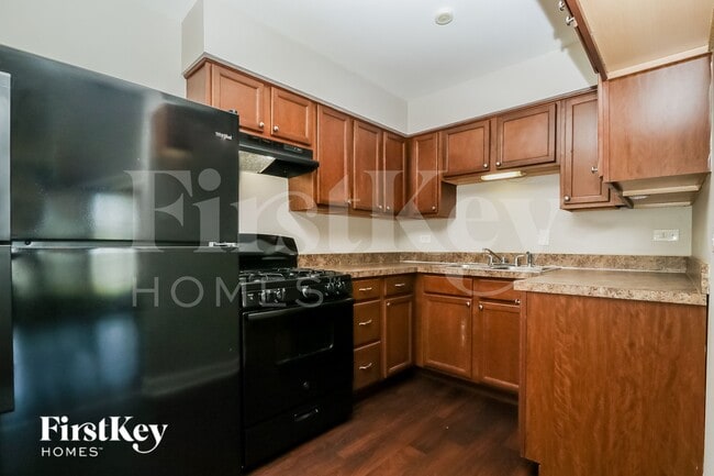 335 E Vermont St, Villa Park, IL 60181 - photo 5