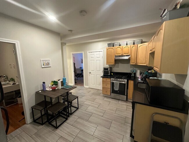 214 Hanover St unit 9, Boston, MA 02113 - photo 3