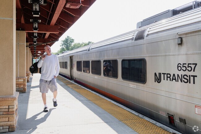 Commuters from Succasunna can take a NJ Transit train from the nearby Mt Arlington station.