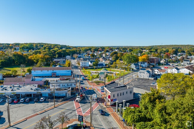 Small-town charm is on display in Knightsville’s compact downtown and tree-lined streets.