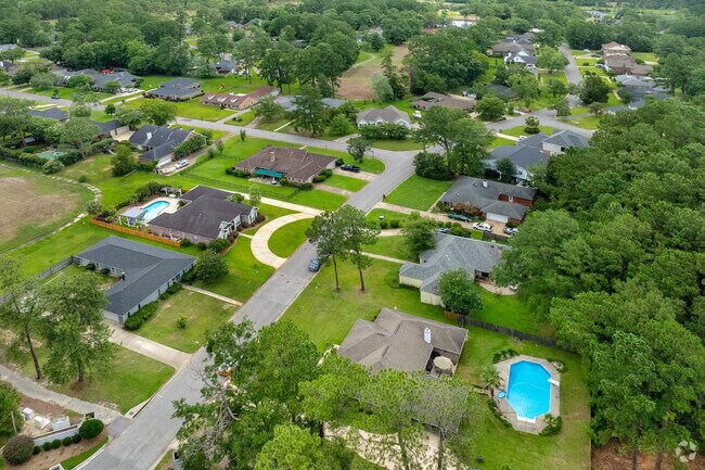 Older neighborhoods in Cypress Shores have slightly larger lots.