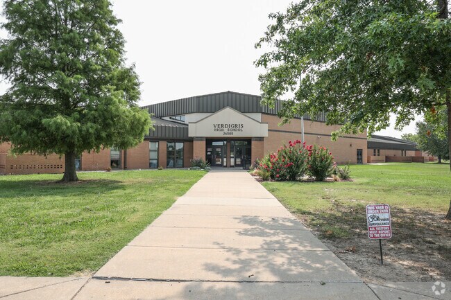 Verdigris High School serves students in grades 9 through 12.