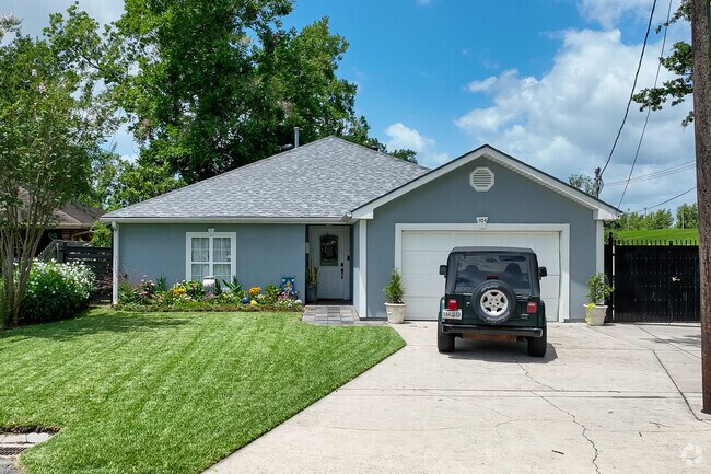 Homes with large driveways and attached garages are found in Bridge City.