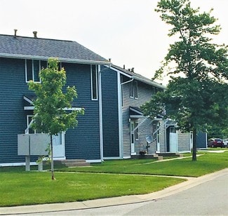 3325 Alarie Dr, Bay City, MI 48706