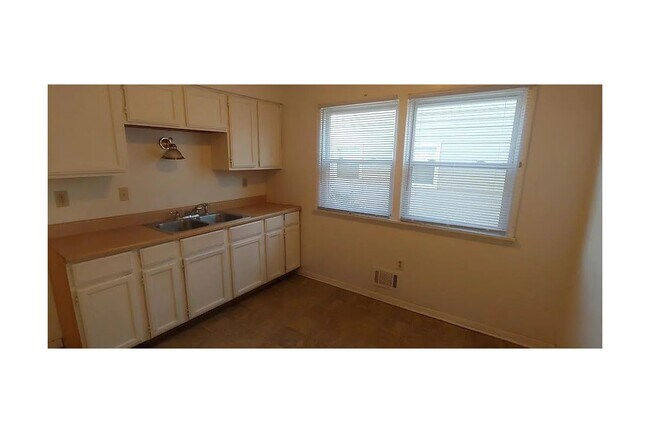 5950 N 69th St unit 5952, Milwaukee, WI 53218 - photo 5