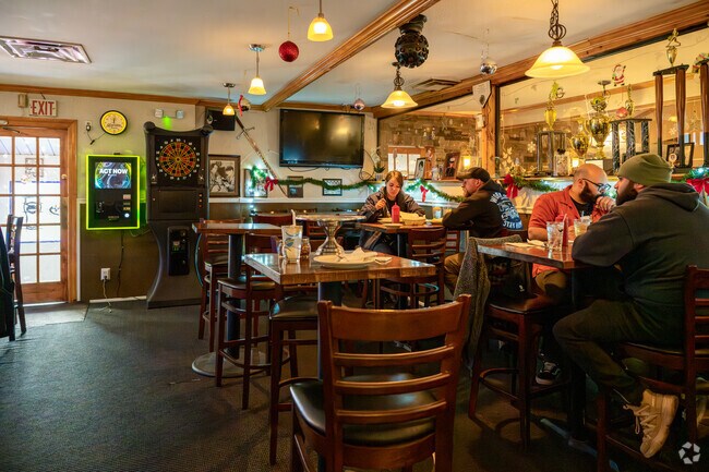 Giovanni’s Pizza near Waterville offers food and beverage service in a neighborhood setting.