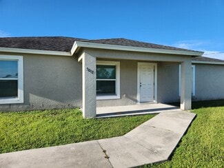 5012 Dolphin Ct, LaBelle, FL 33935