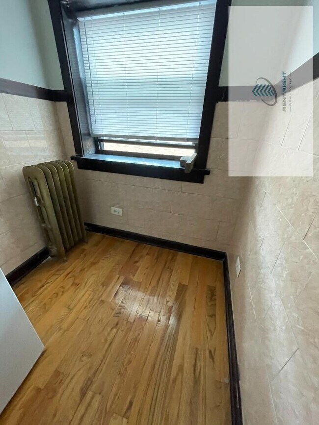 4019 W Irving Park Rd unit 4027-217, Chicago, IL 60641 - photo 5
