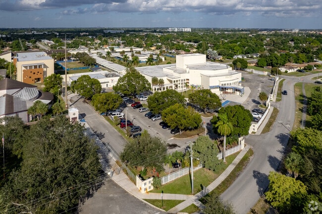 Welcome to Parkway Middle School
in Lauderhill, FL.
