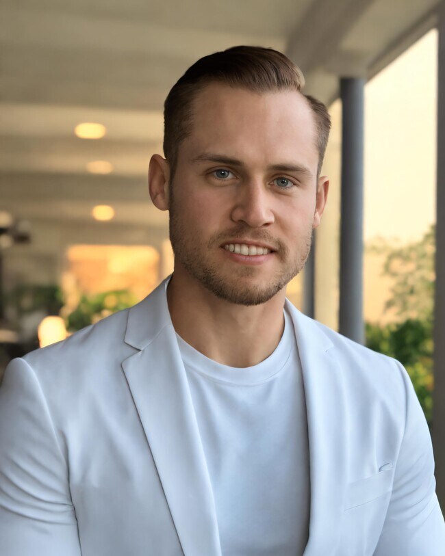 Travis Williamson